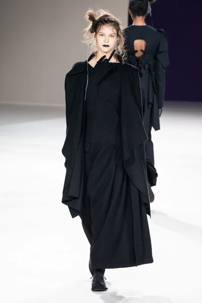 Look 15